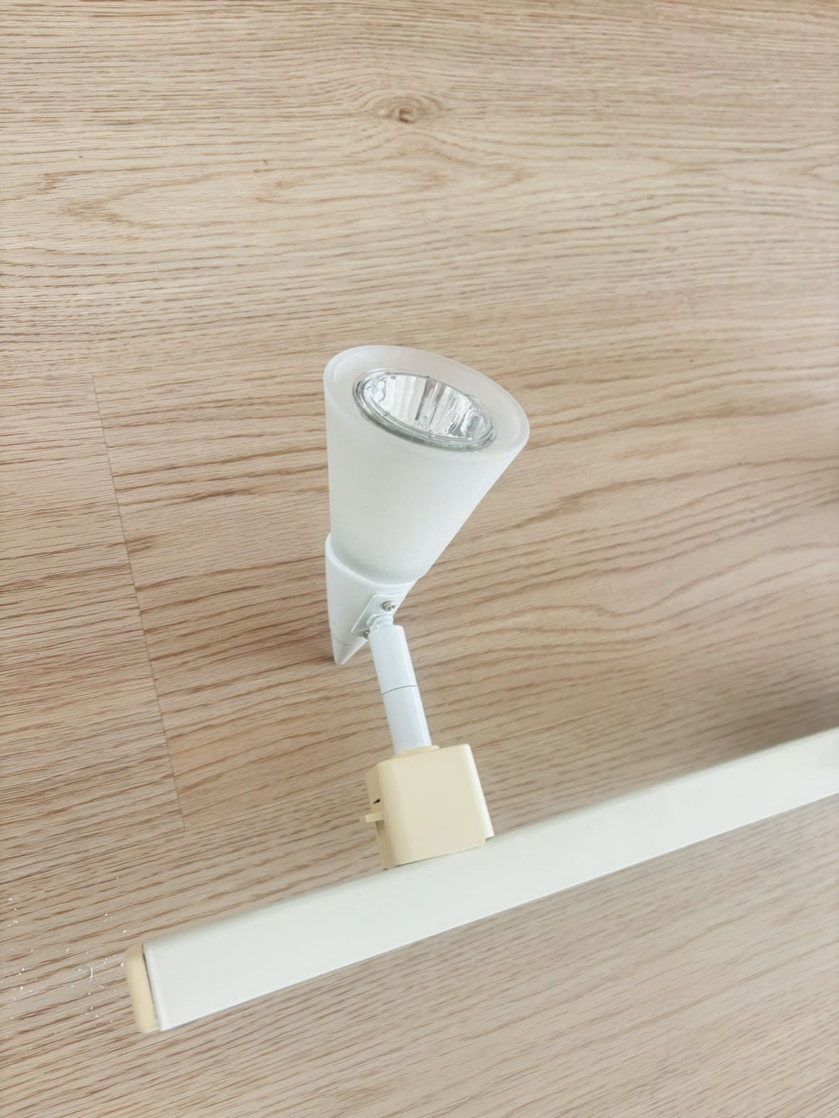 White Track Lighting Fixture #freecycle - photo 2