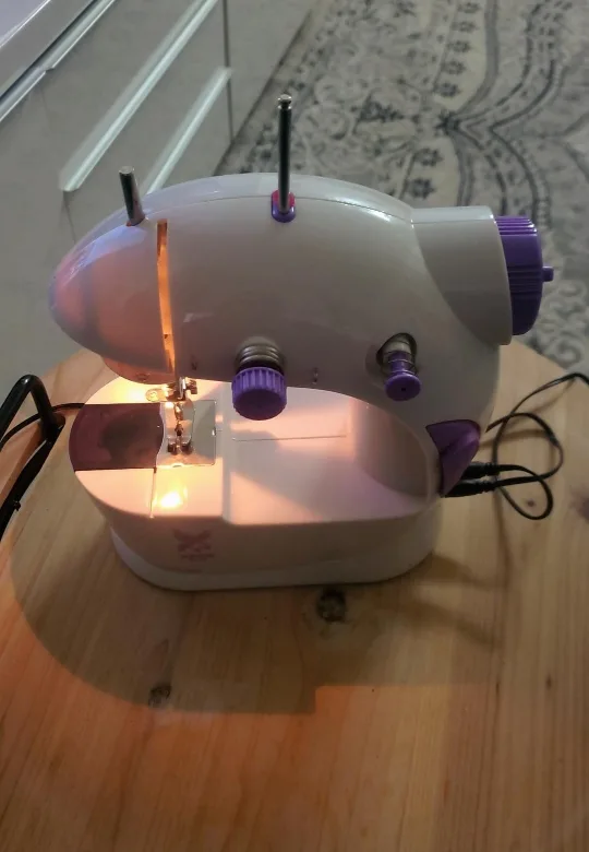 Mini Sewing Machine
