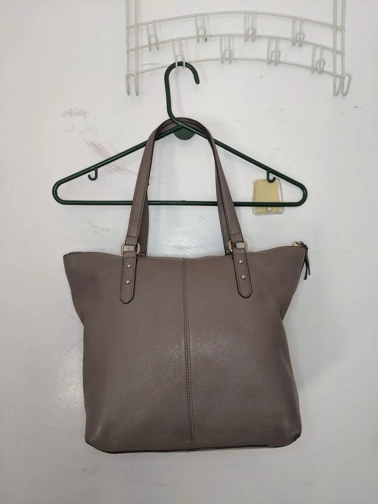 Kate Spade Larchmont Avenue Penny Gray Pebbled Large Leather image indicator(2)