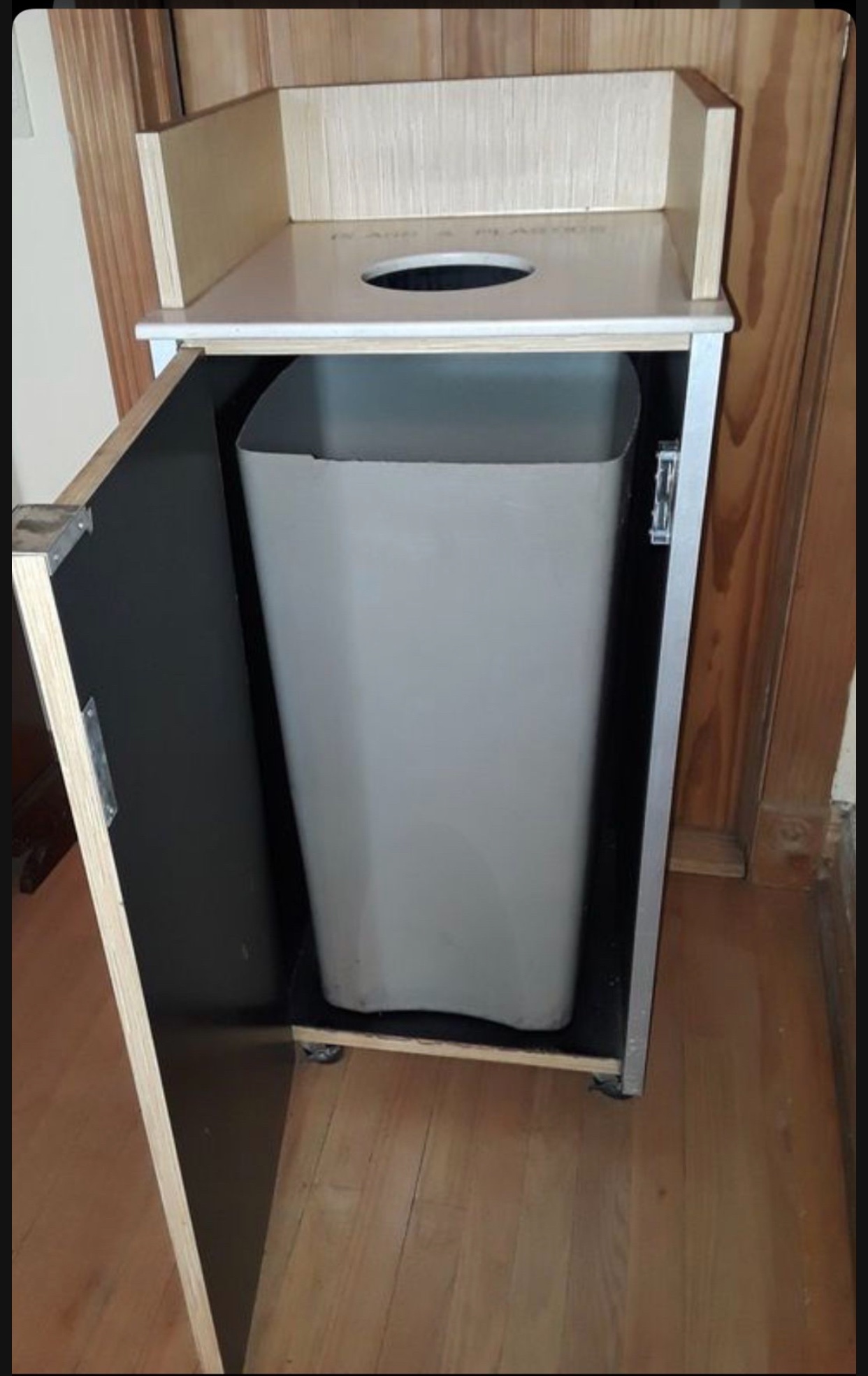 Commercial garbage bin - photo 2