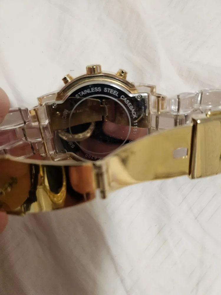 Michael Kors Gold watch image indicator(6)