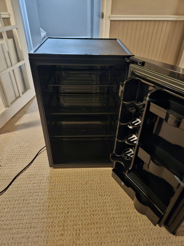 Danby Mini Fridge - photo 2