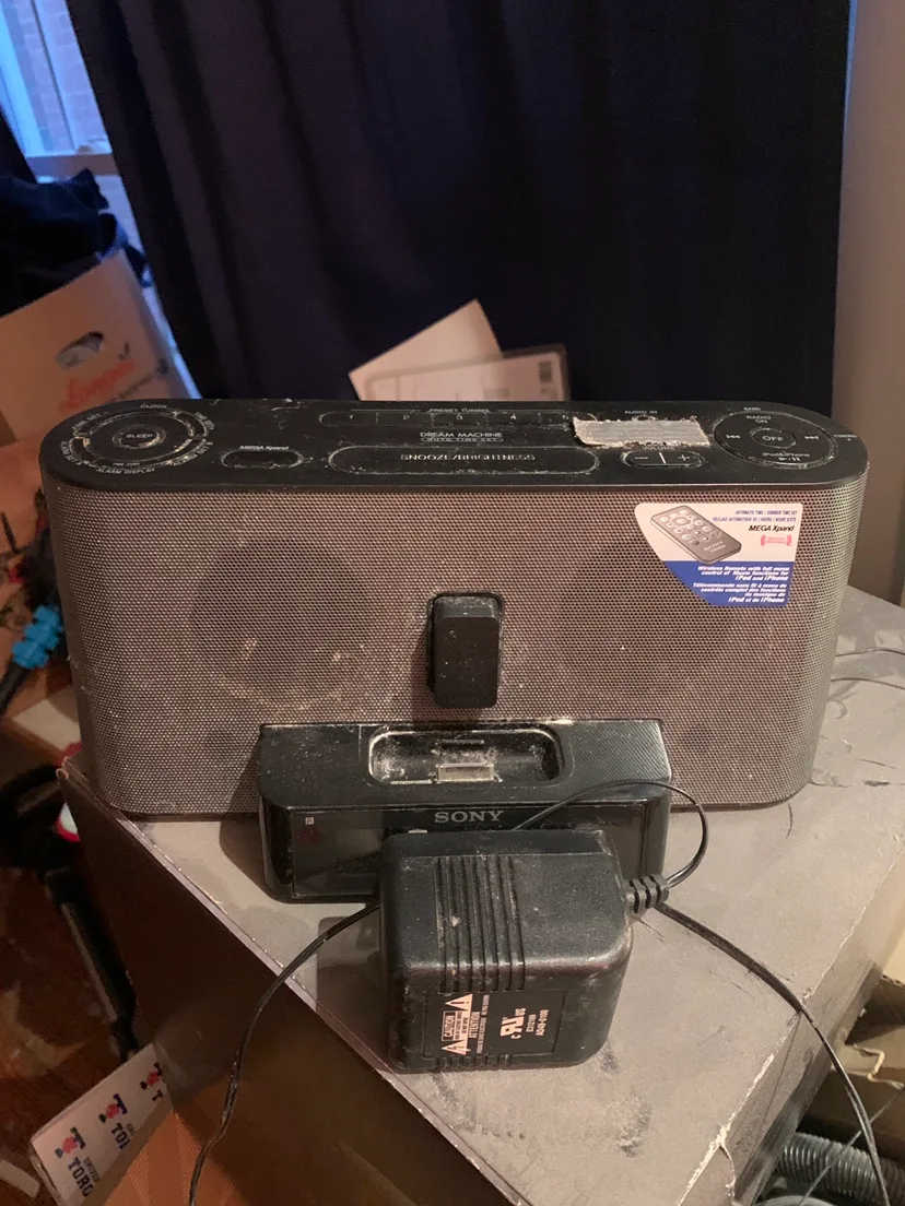 Sony ICF-C1R Clock Radio thumbnail