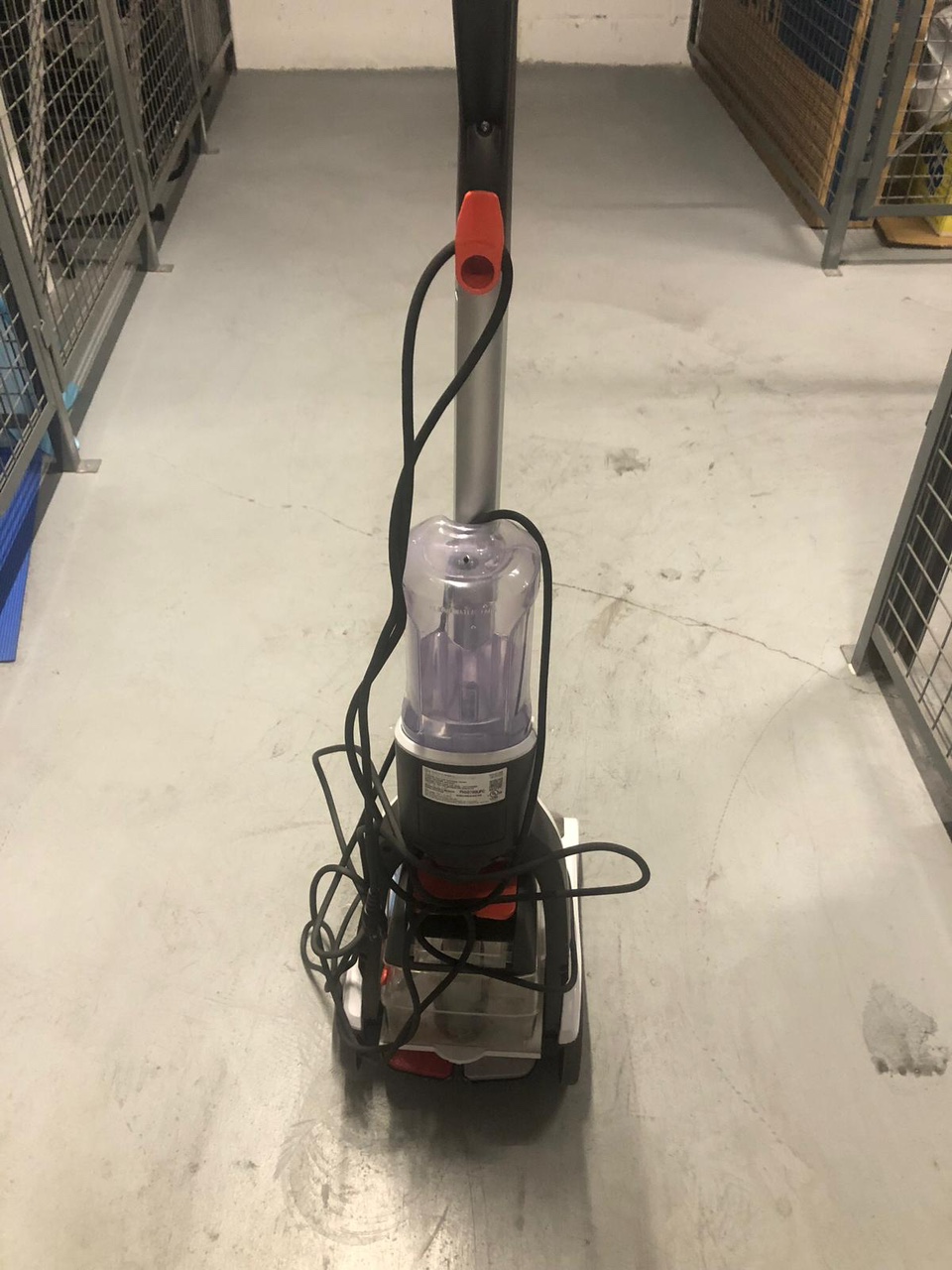 Move out sale, Hoover Power Dash Carpet Cleaner - photo 2