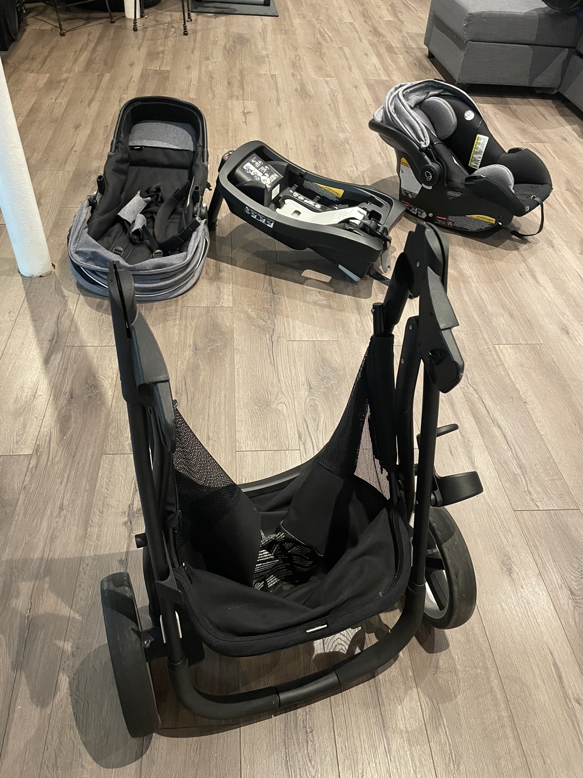 Evenflo SensorSafe Shyft Smart Modular stroller and car seat