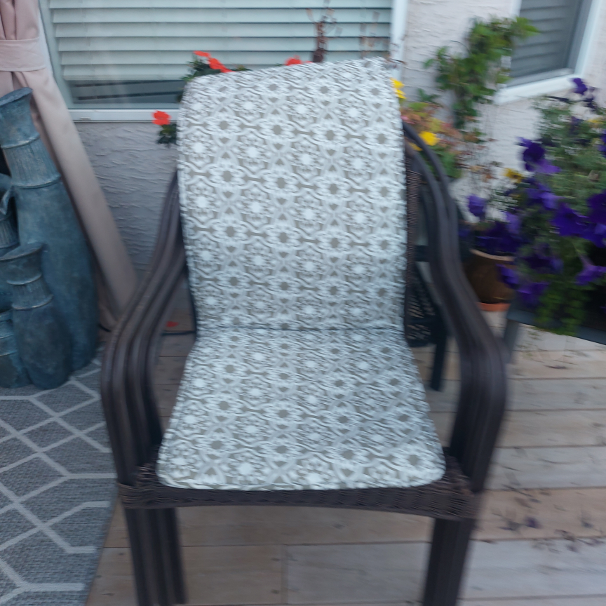 8 Outdoor Chair Cushions