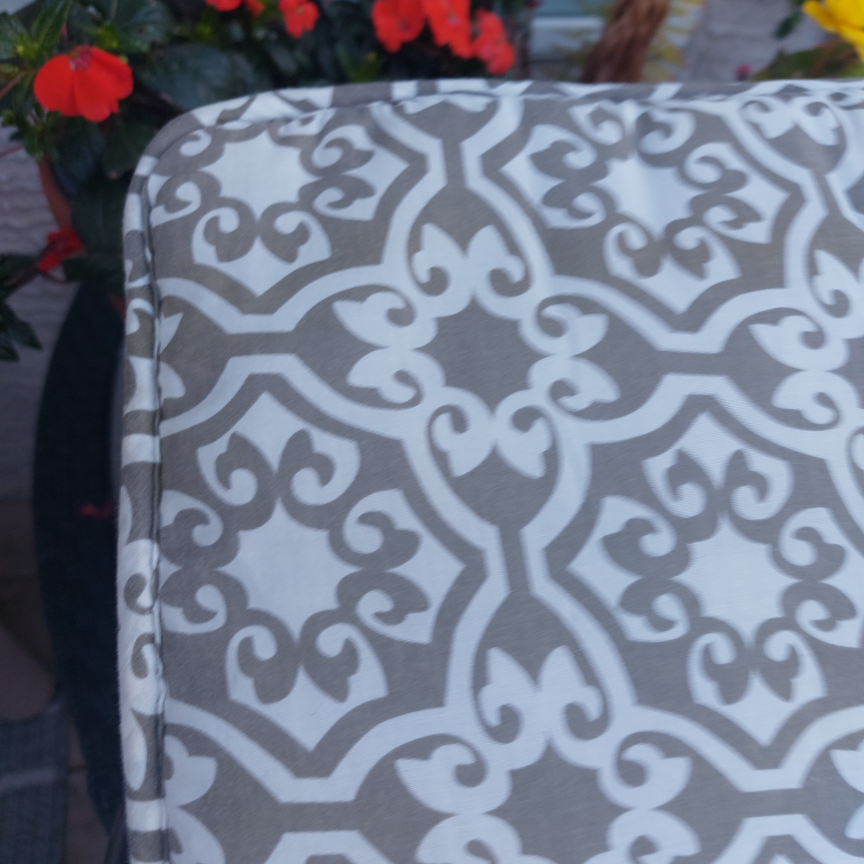 8 Outdoor Chair Cushions - photo 3