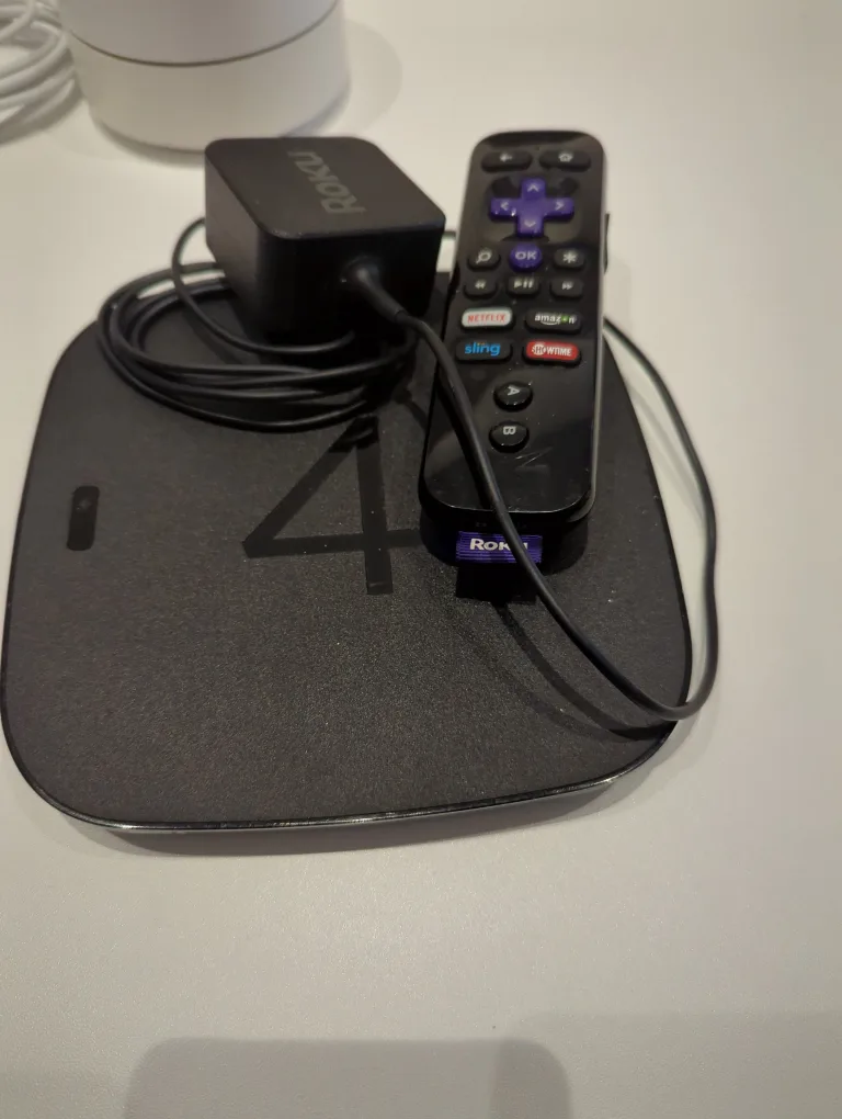 roku 4 box and remote thumbnail