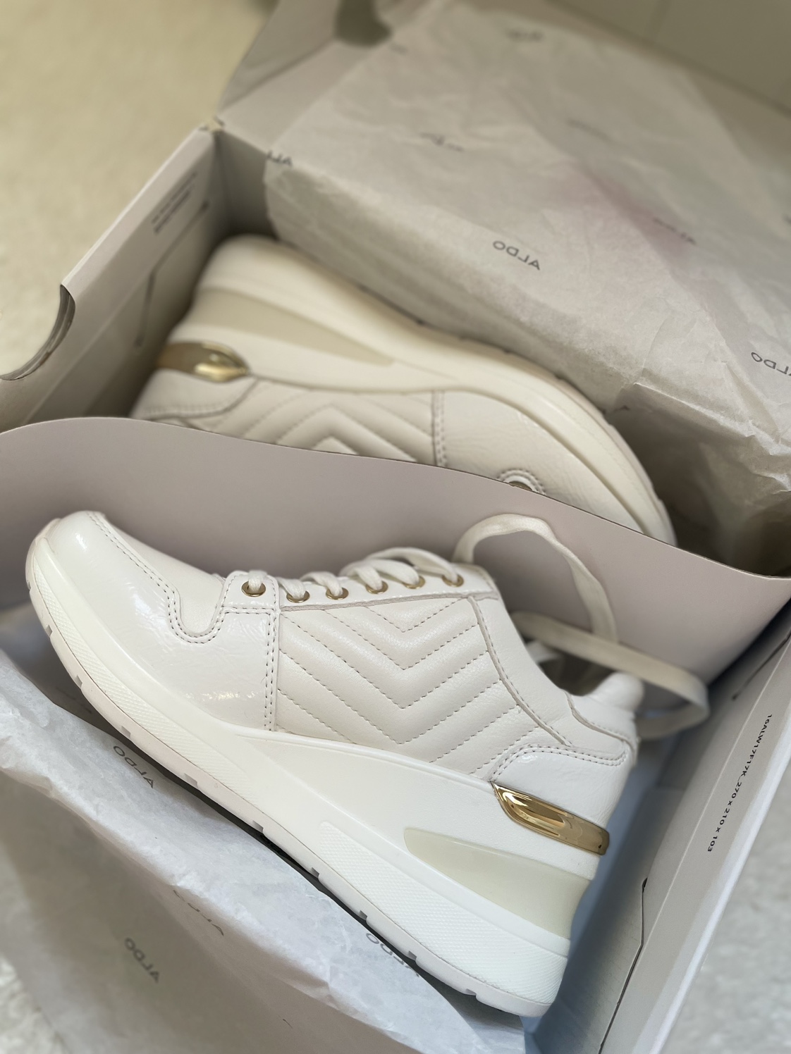Brand New Aldo White Sneakers - photo 3