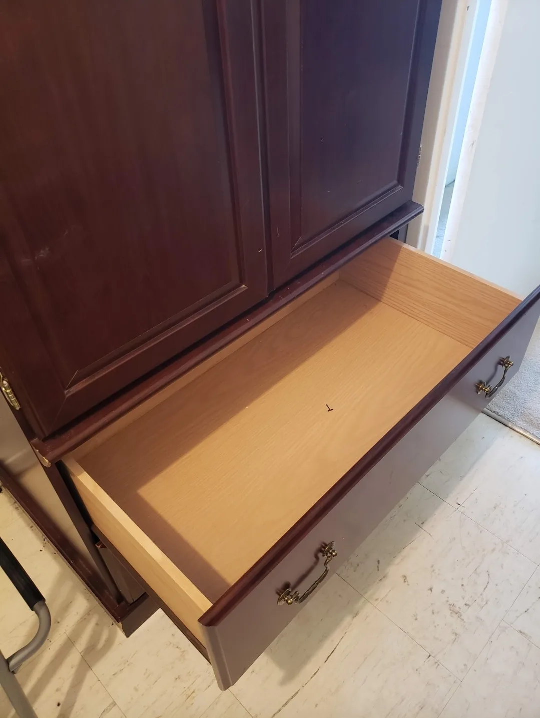 Wooden Armoire image indicator(2)