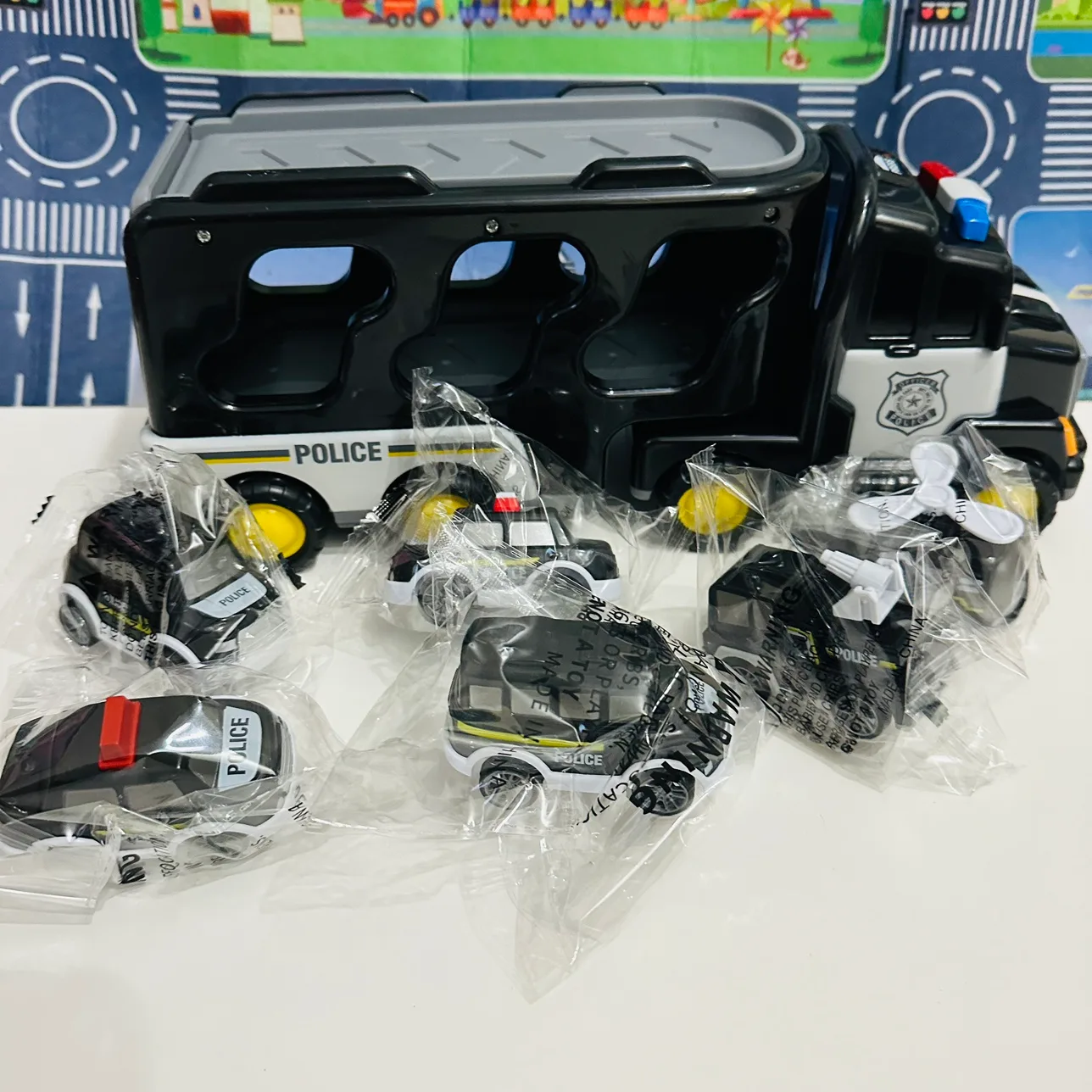 BNIP Police Cars Pull Back Car Series image indicator(5)