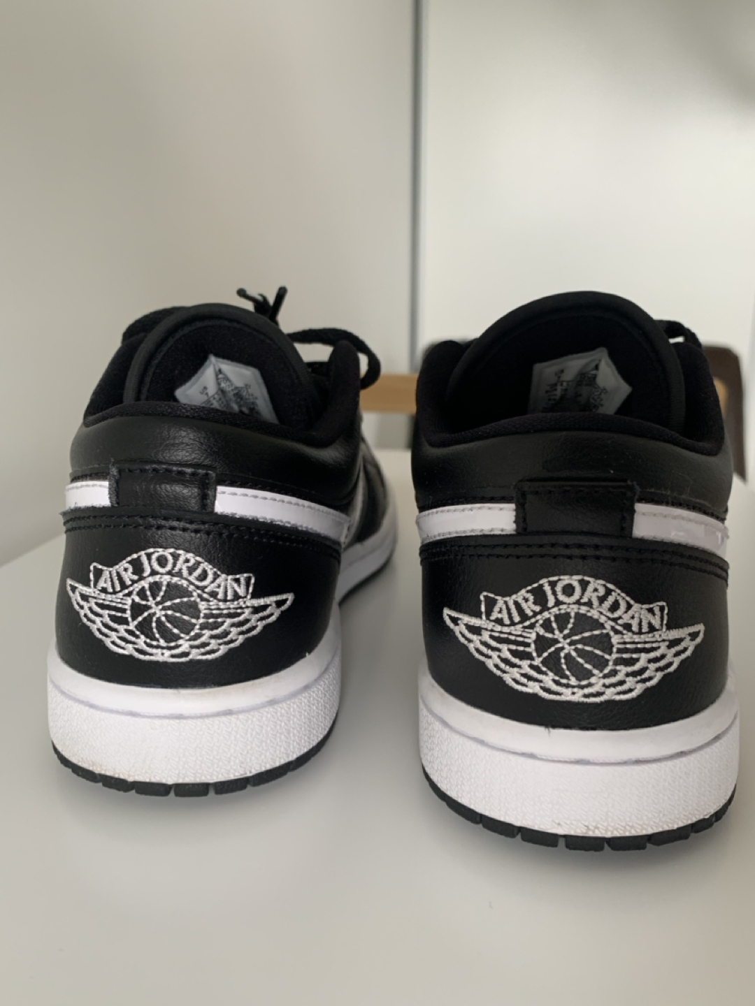 Nike Air Jordan 1 Low US 7 (W) - photo 4