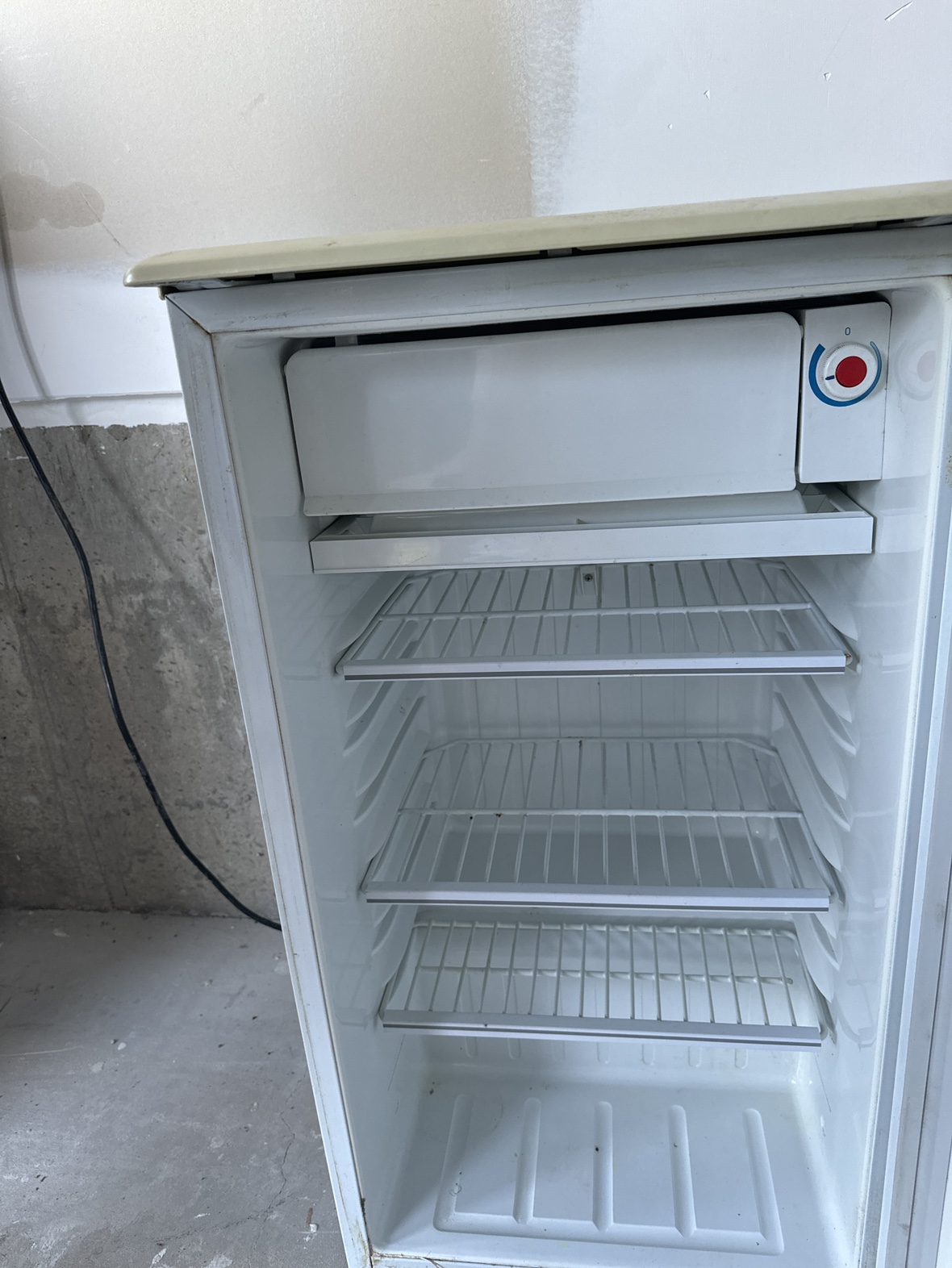Danby Mini Fridge - photo 2