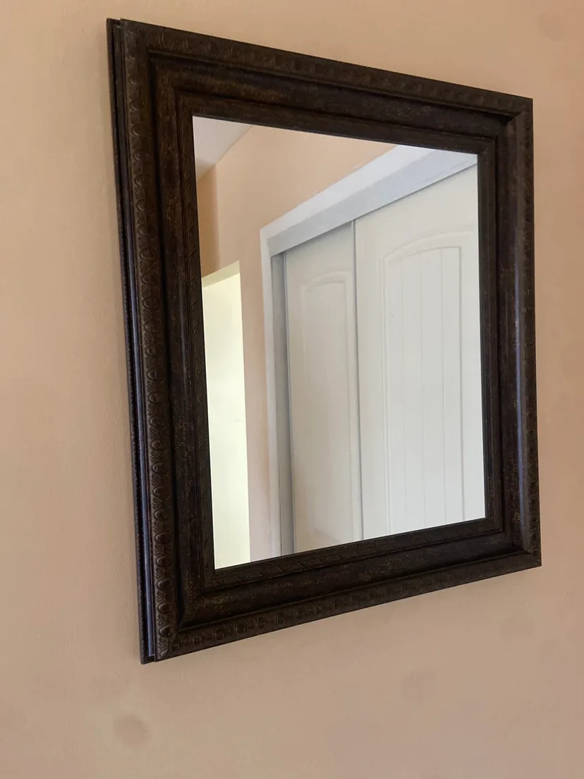 Mirror thumbnail