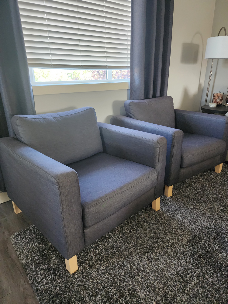 LIVING ROOM ARM CHAIRS