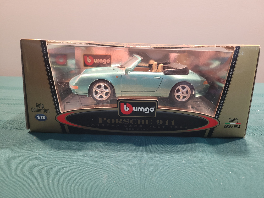 Burago Porsche 911 Carrera Cabriolet 1994 1/18 Scale