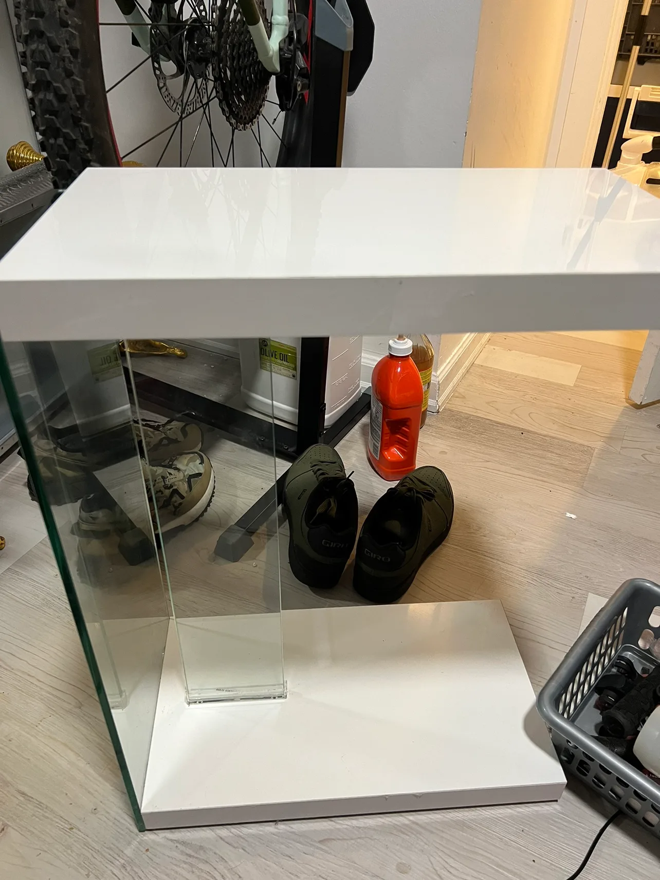 Modern White Table thumbnail