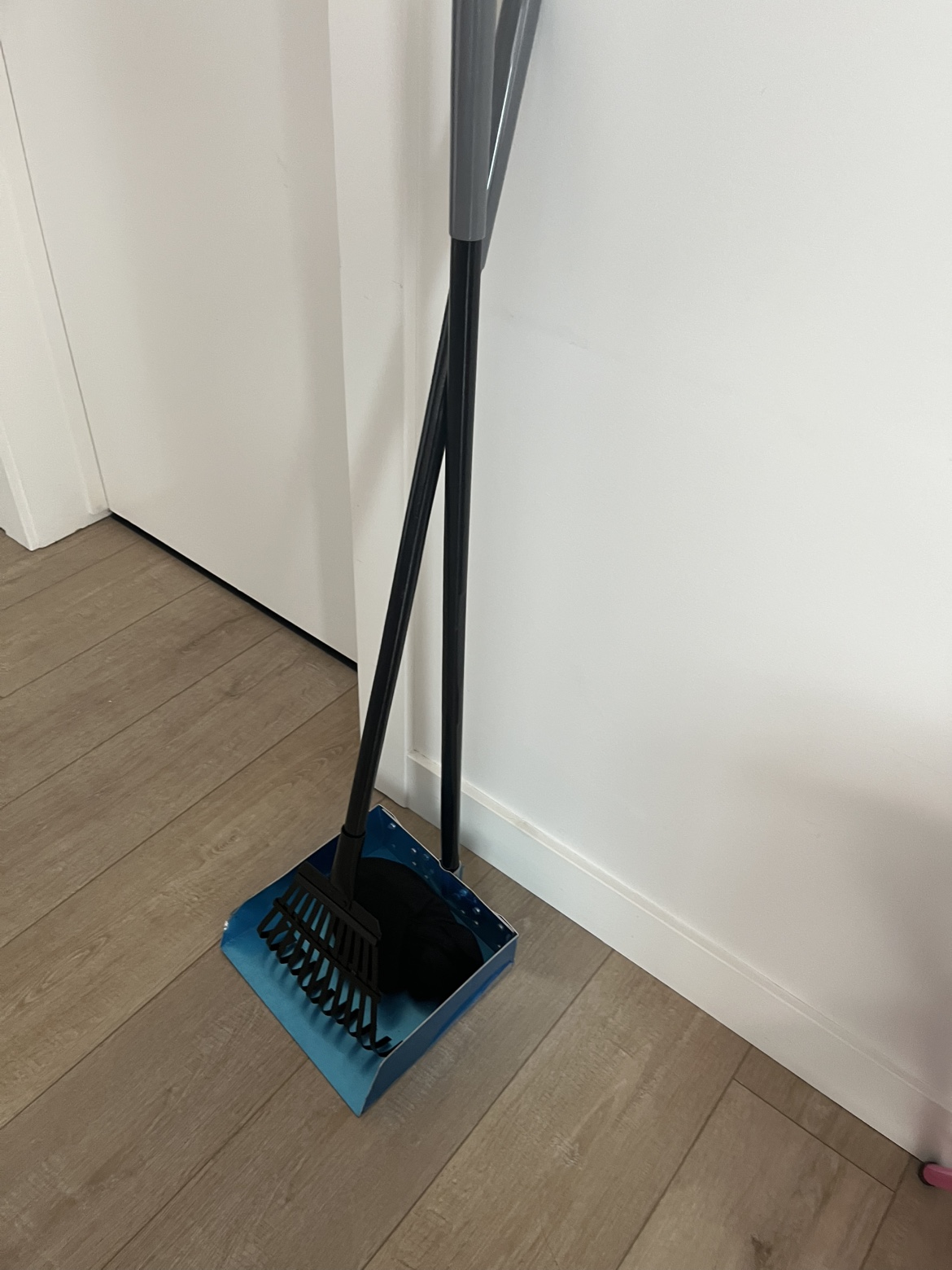 Dog poo picker upper