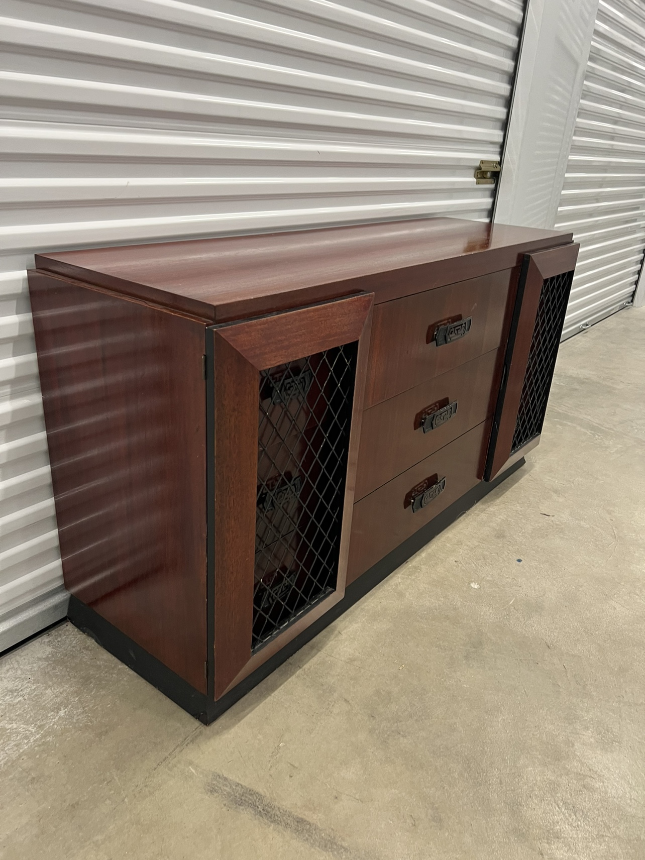 Mid-Century Modern Dresser - photo 2