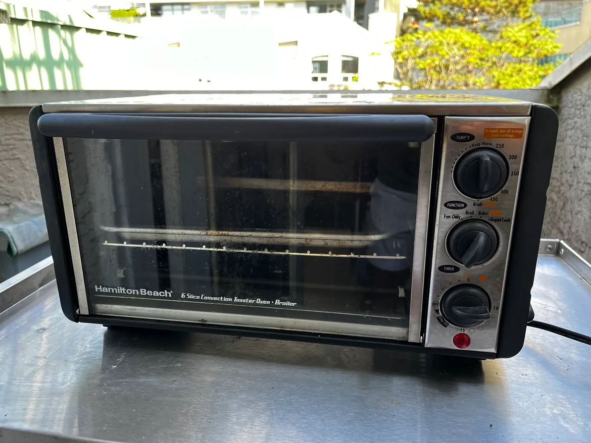 Hamilton Beach 6 slice convection toaster oven image indicator(2)