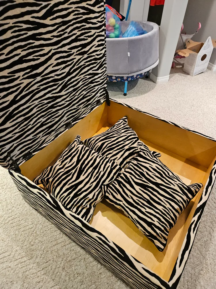 Zebra Print Storage Ottoman image indicator(2)