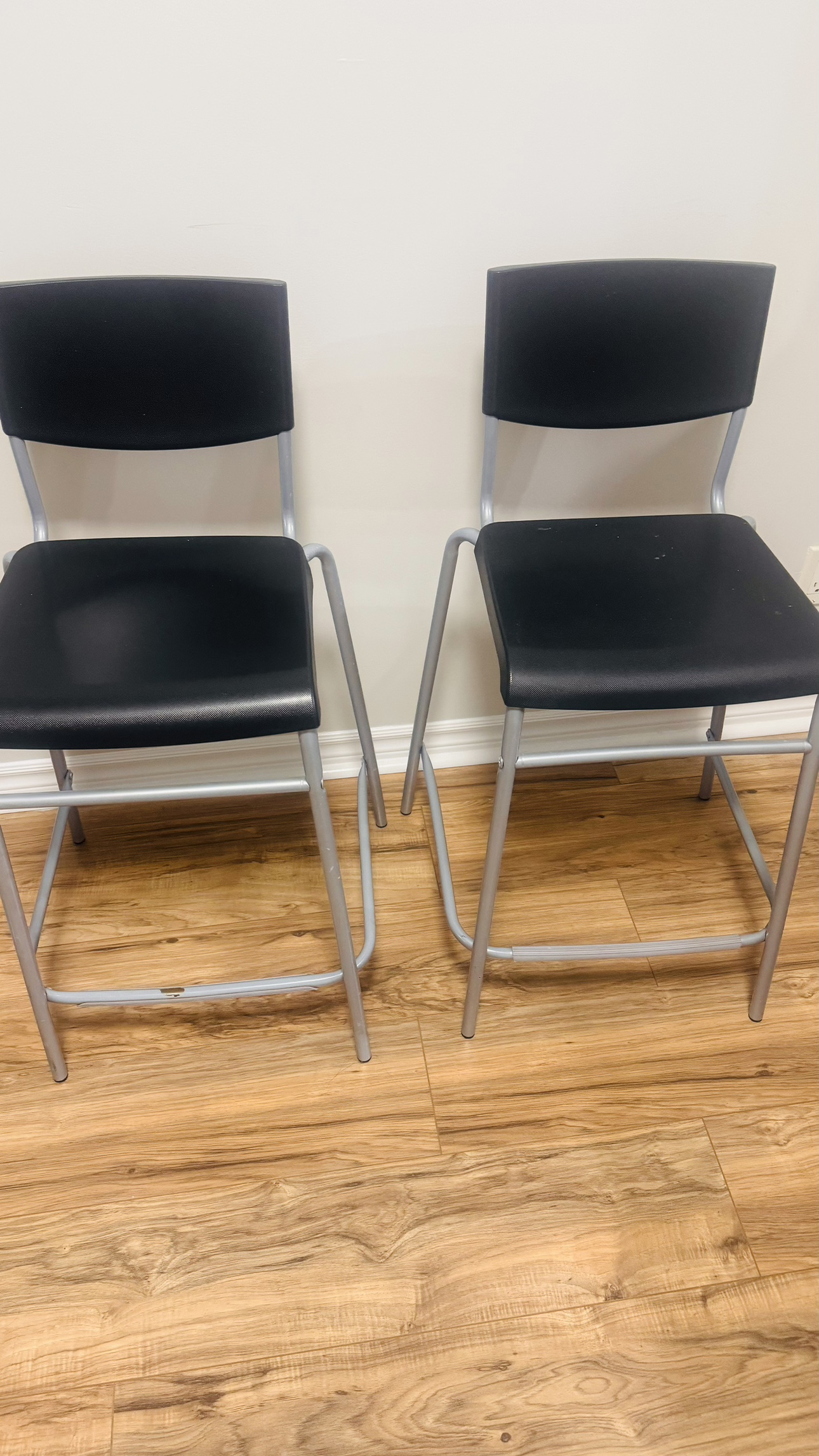 Pair of Bar Stools - photo 2