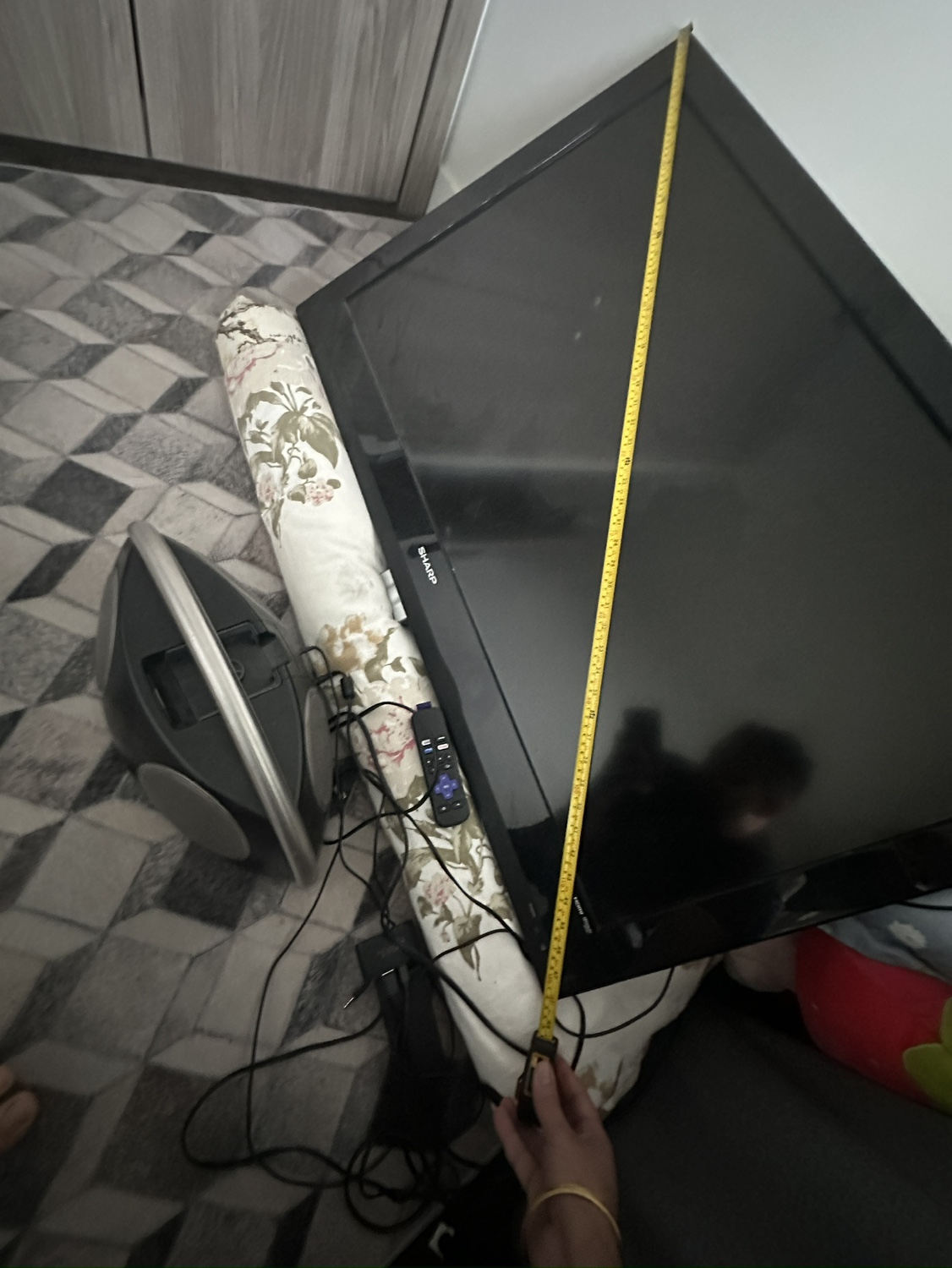 48" Sharp LCD TV - photo 2