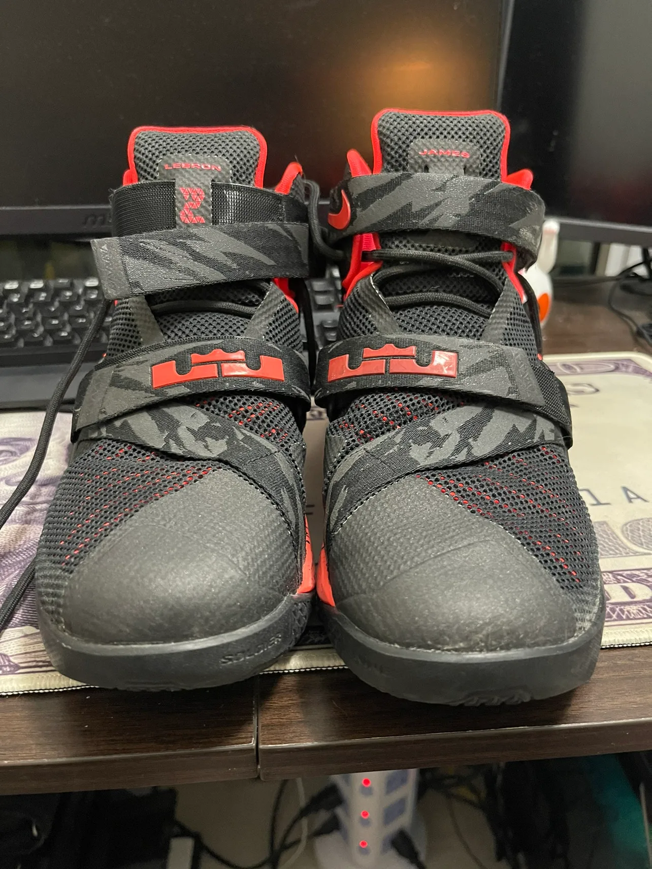 Nike LeBron Soldier 9 men size 9.5 image indicator(2)