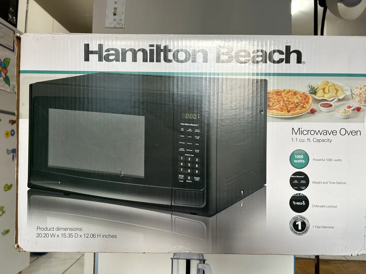 Move Out Sale - Hamilton Beach Microwave Oven thumbnail