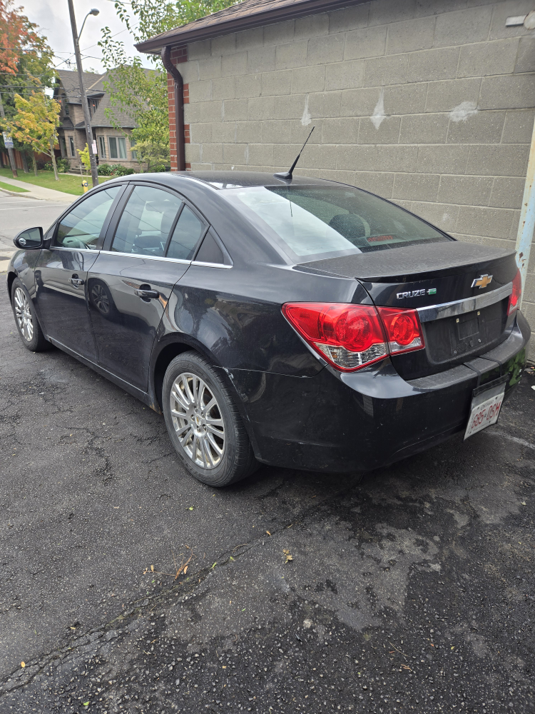 Chevrolet Cruze - 2011 - photo 2