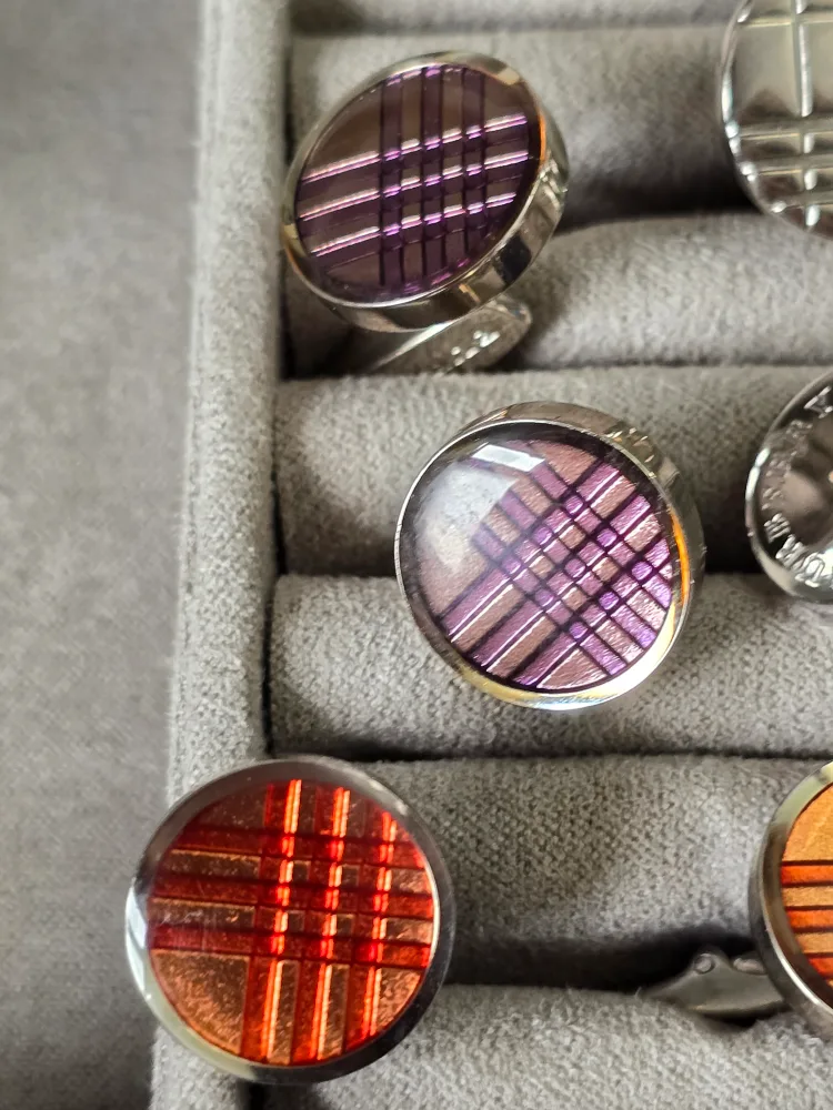 Burberry cufflinks image indicator(3)
