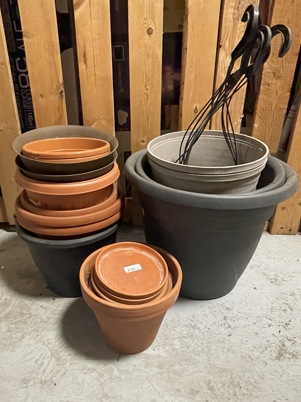 Various plastic garden pots