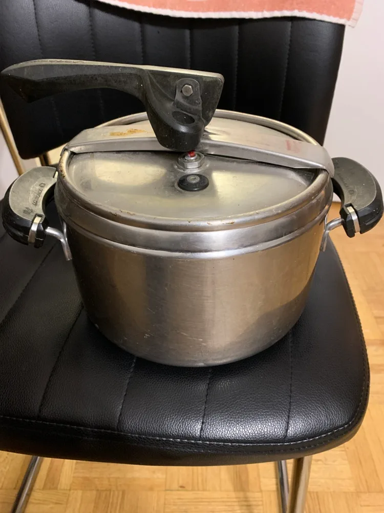 Stainless steel Pressure Cooker 5 ltr thumbnail