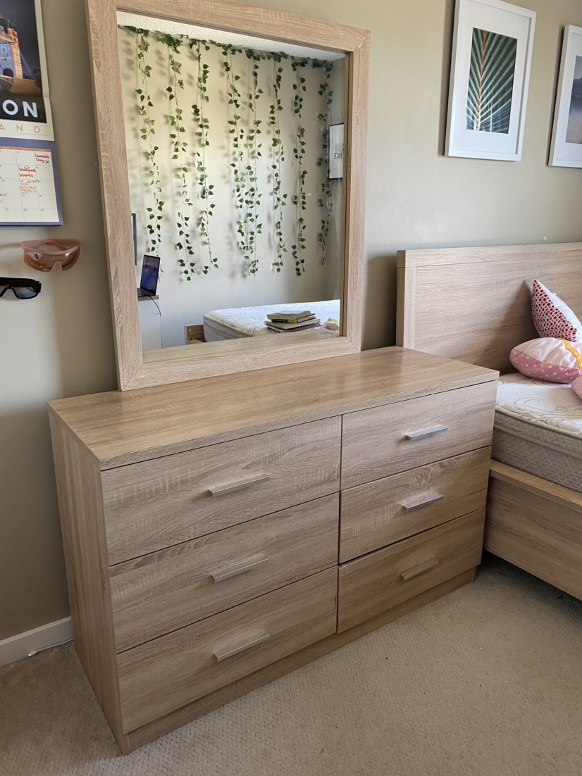 6 Drawer Wooden Dresser with Attachable Matching Vanity Mirror