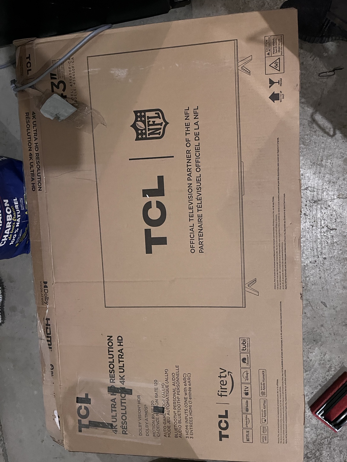 TCL 43" 4K UHD TV damaged - photo 2