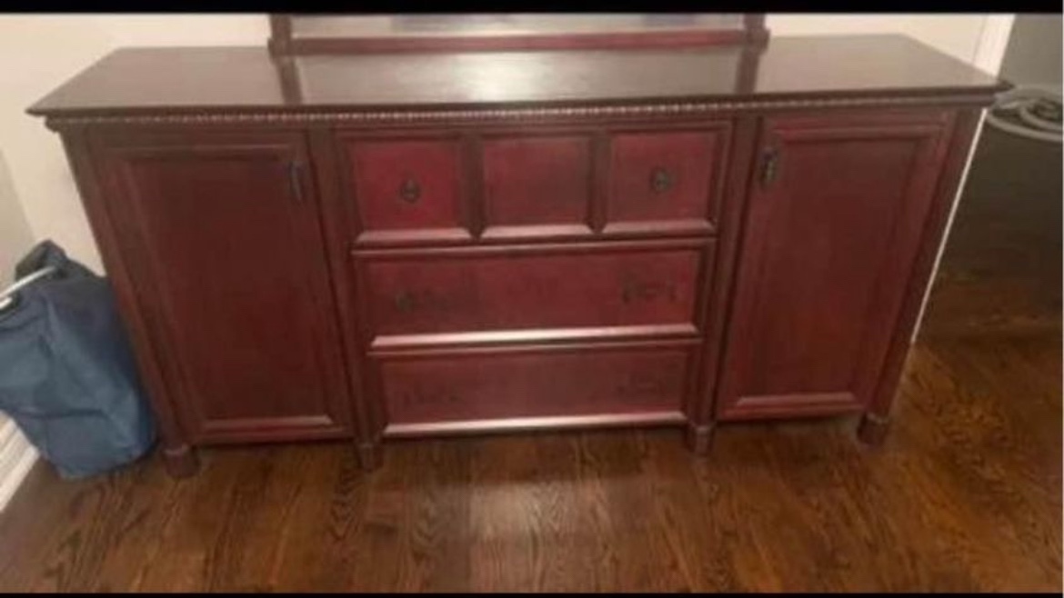 Queen Size Bedroom Set - photo 4