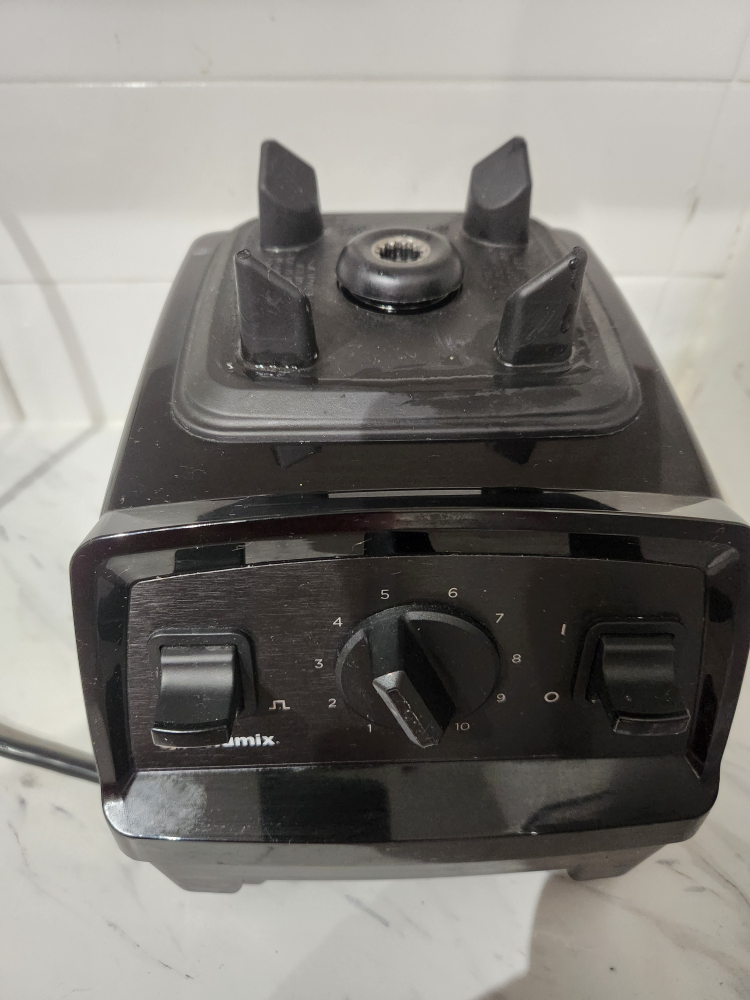 Vitamix Blender(Model- E310 explorian ) - photo 2