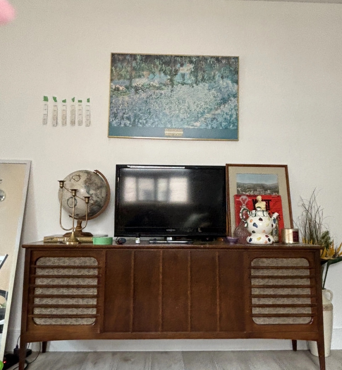 Vintage Record Player Cabinet/TV stand - photo 5