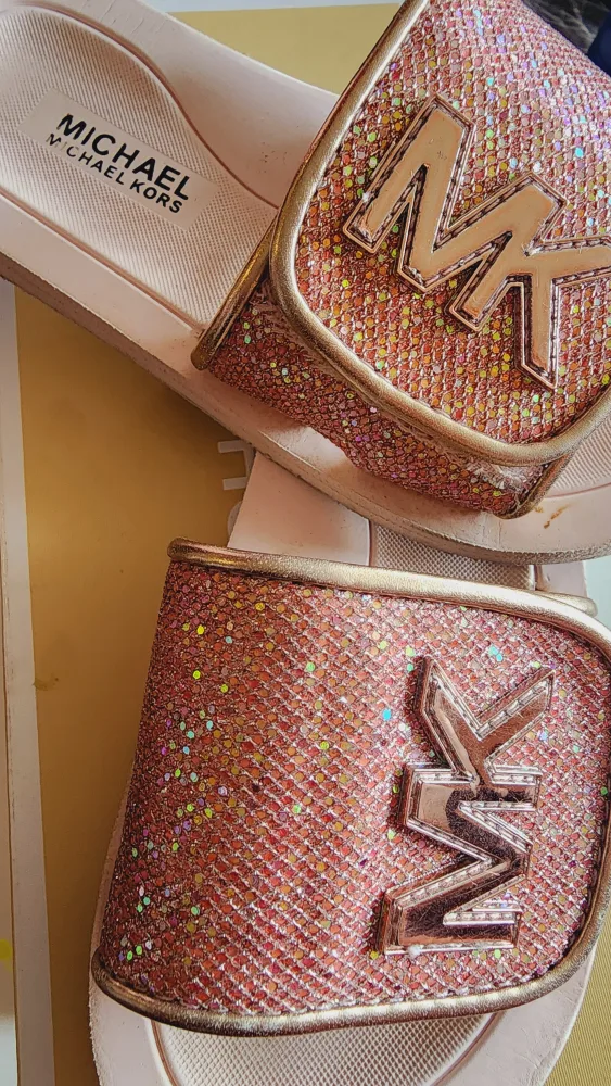 Michael Kors little girls size 11c slides image indicator(2)