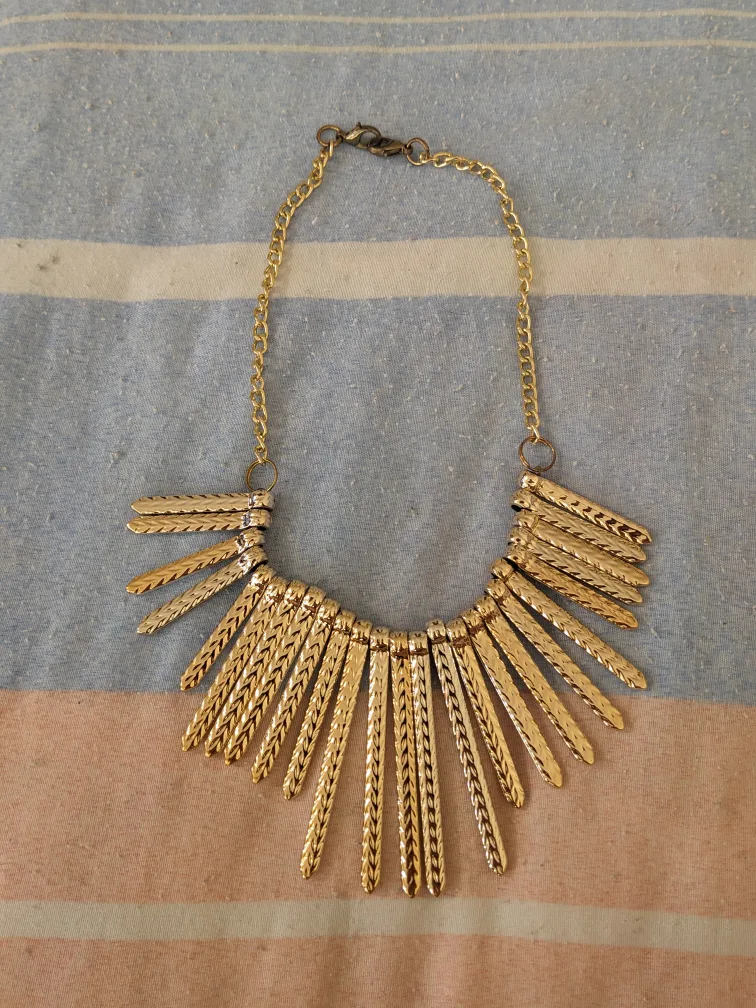Gold Tone Statement Necklace image indicator(3)