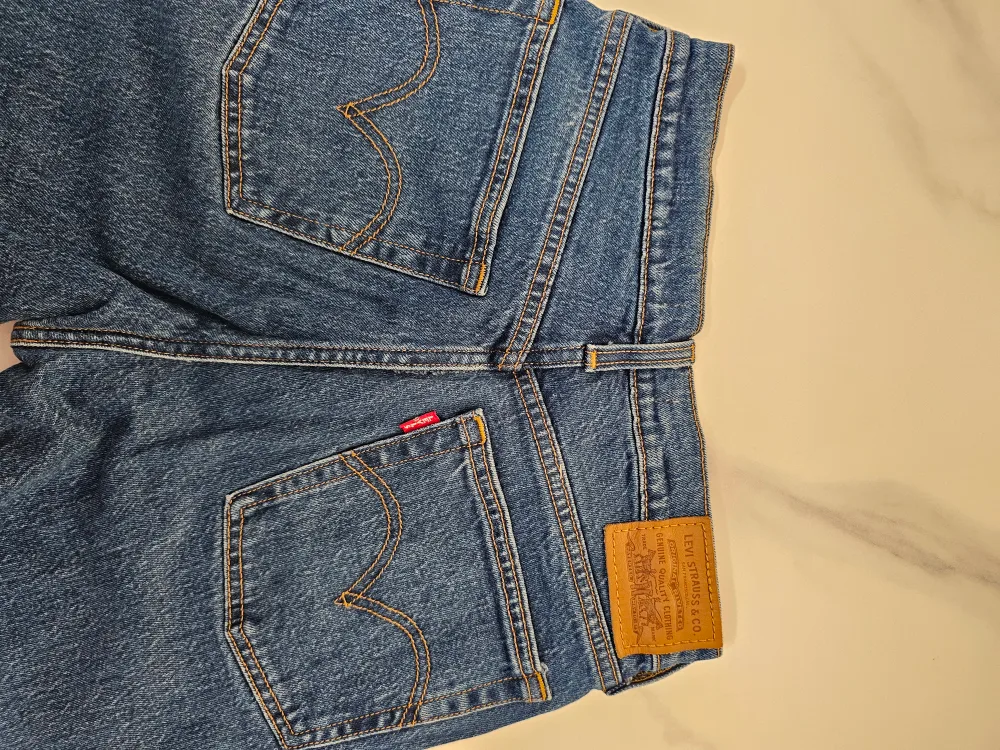 WEDGIE STRAIGHT FIT WOMEN'S JEANS image indicator(3)