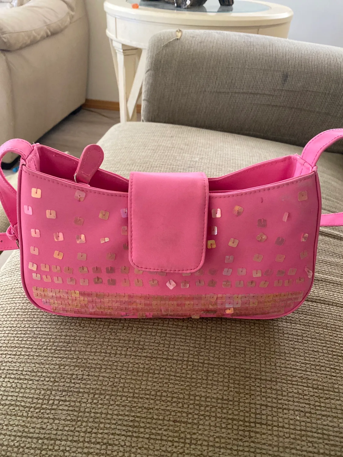 Pink purse . 0 dollar #Freecycle thumbnail