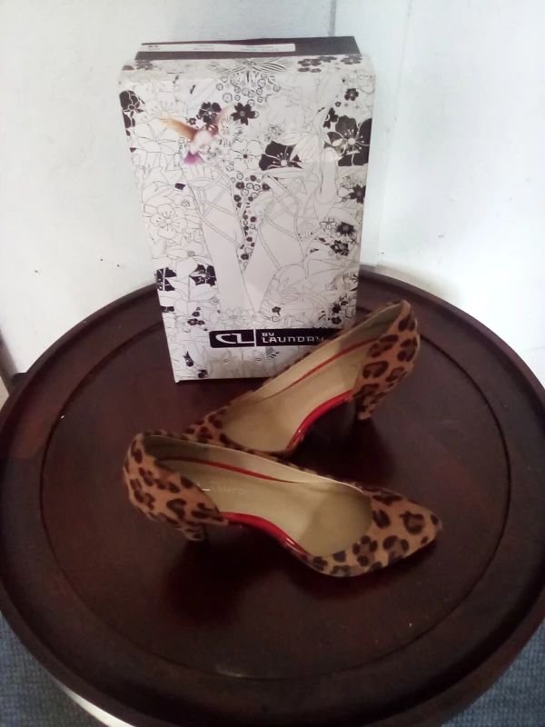 Woman dress shoes by Laundry - photo 2