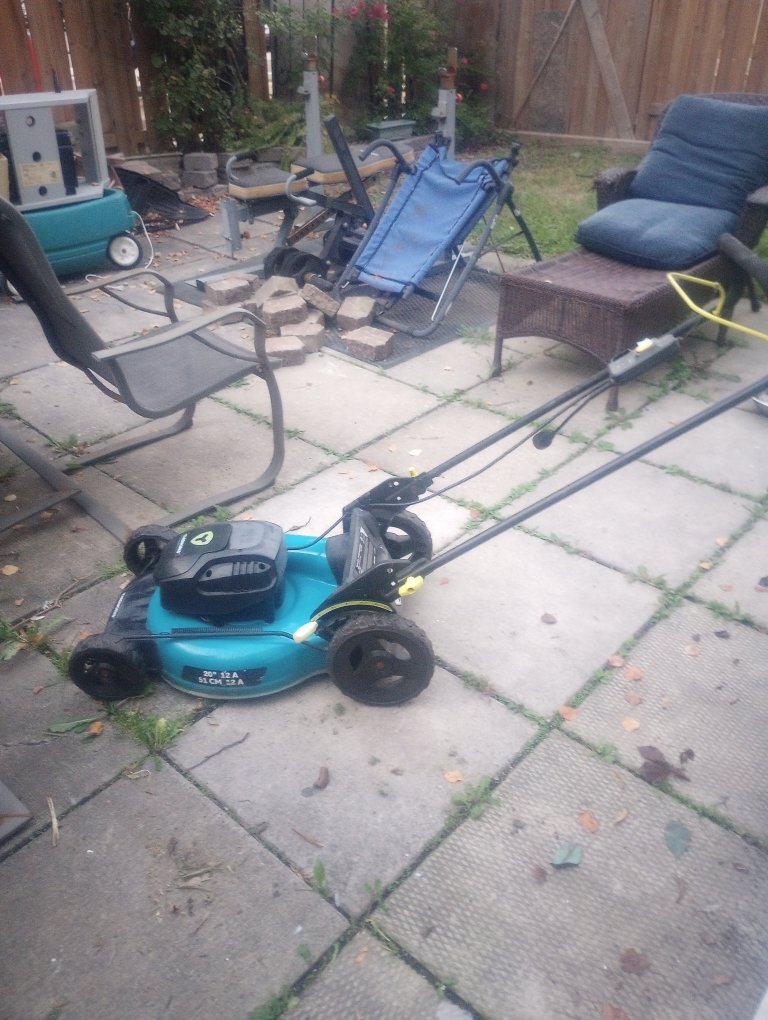 Yardworks Electric Lawn Mower - photo 2