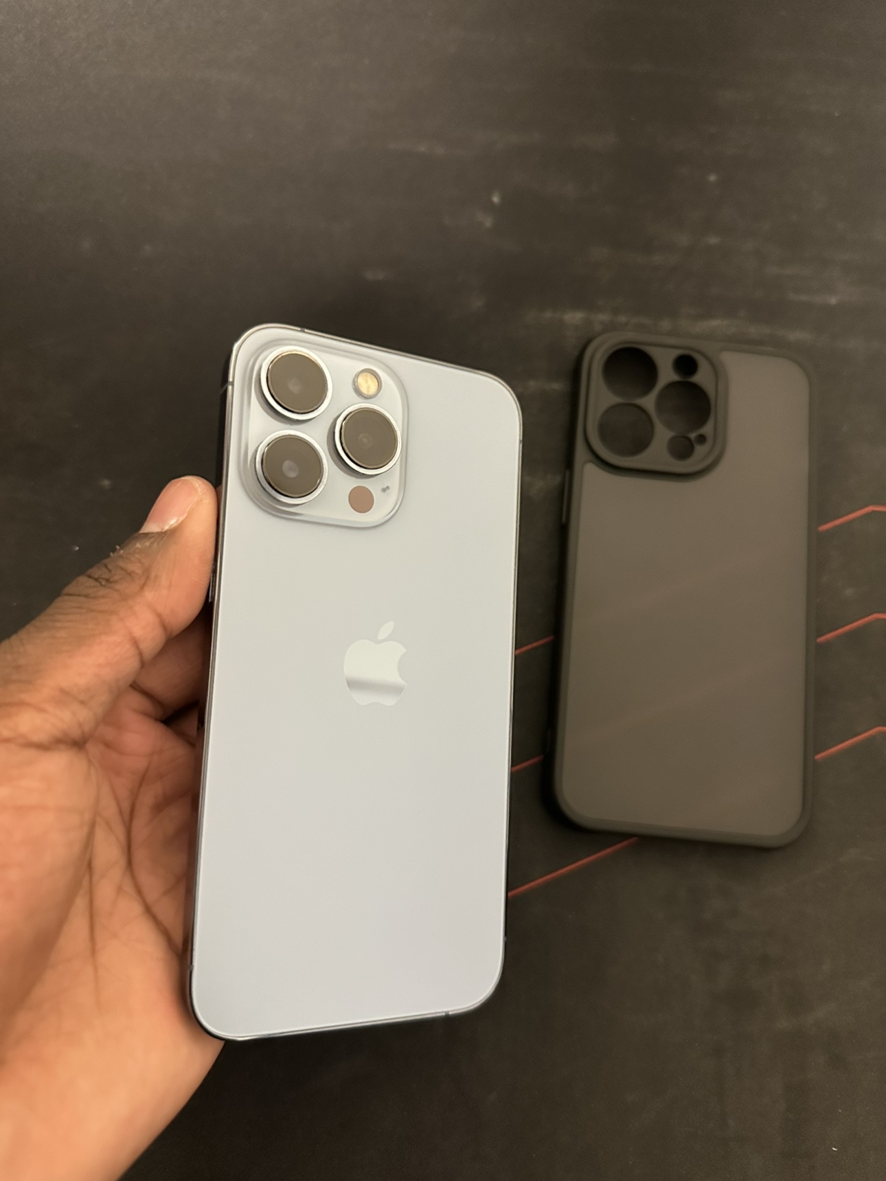 iPhone 13 Pro 128GB - Perfect Condition - photo 2