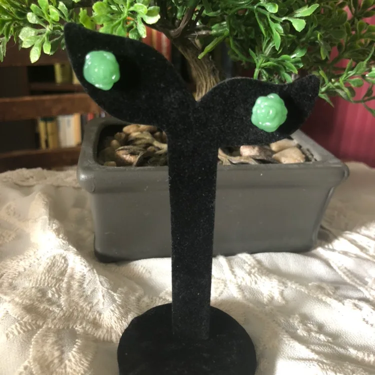 Beautiful Earrings (New) 2/$5 image indicator(5)