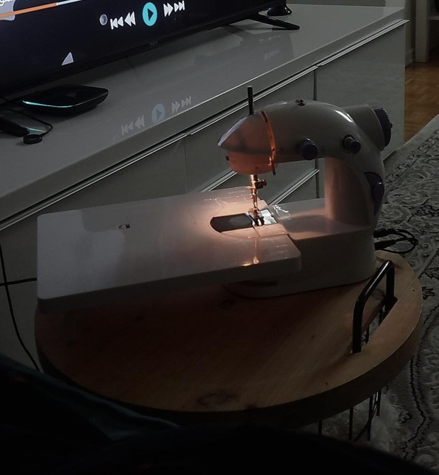 Mini Sewing Machine - photo 2