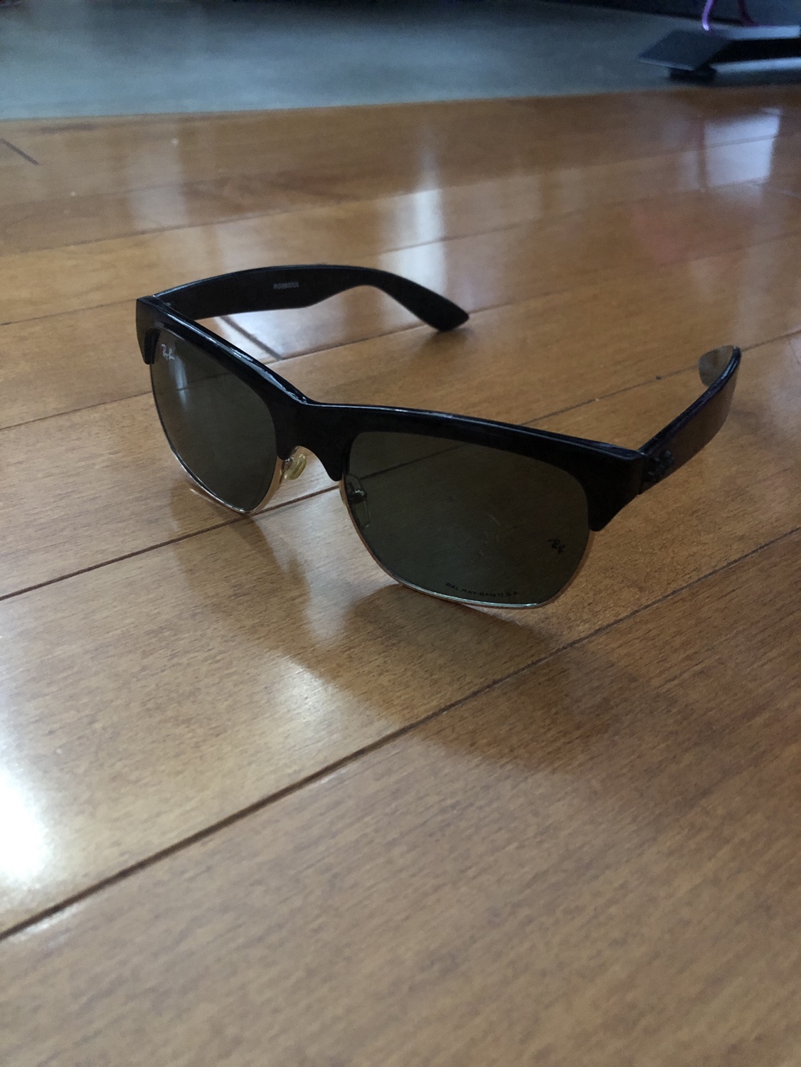 Assorted Unisex and Women’s Sunglasses (No prescriptions lenses) - photo 2