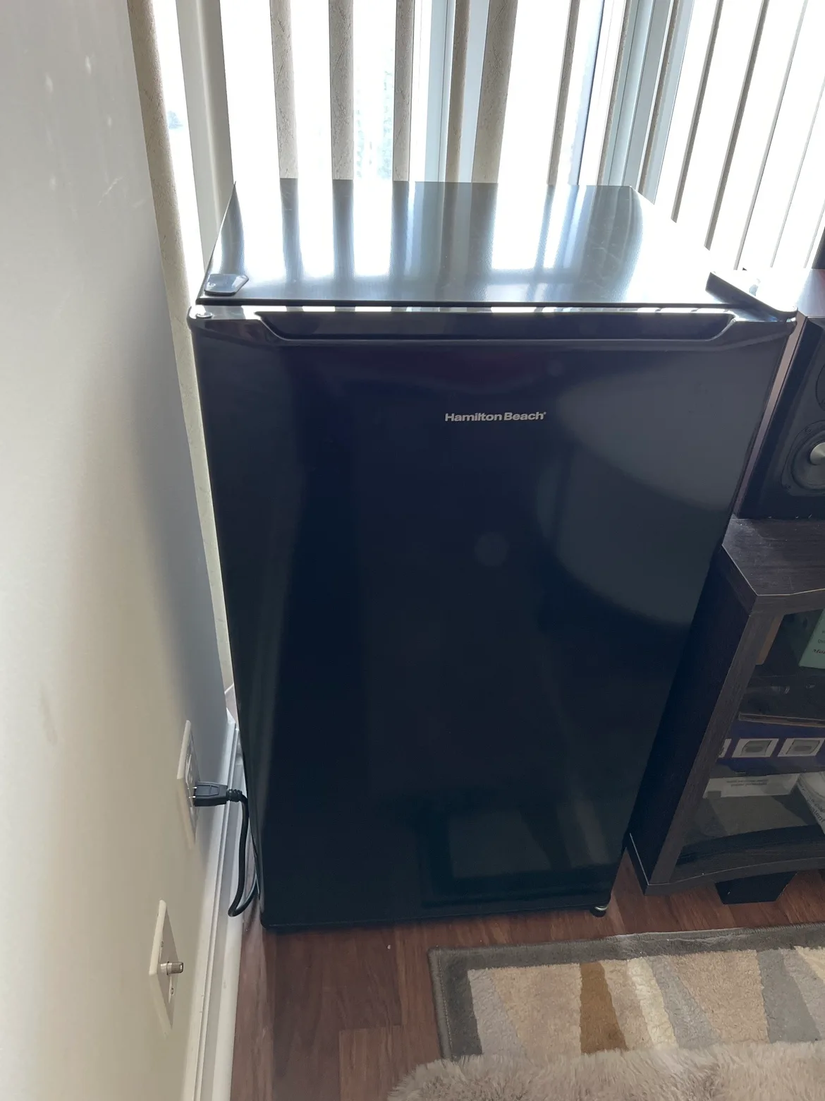 Hamilton Beach Mini Fridge thumbnail
