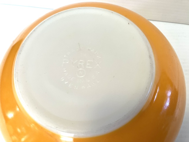 Pyrex Mixing Bowl - photo 3
